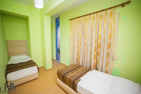 Aliko 4_ - 7 Family room 3.jpg